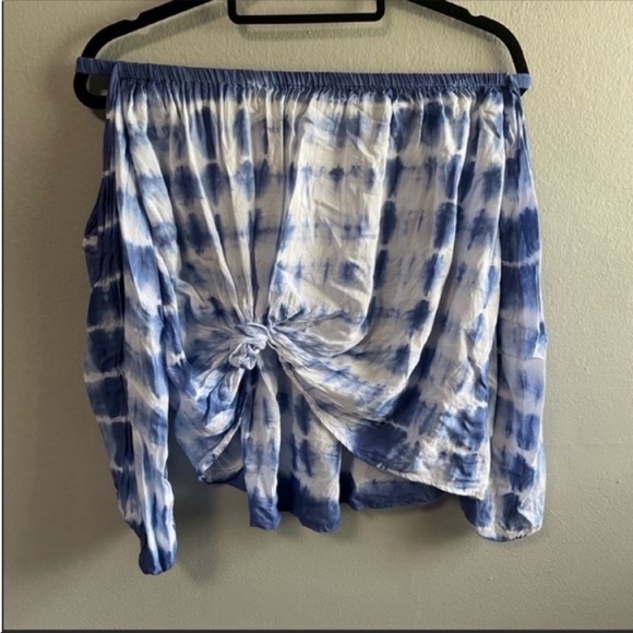 Elan boho blue and white tie dye strapless long cut out sleeves flowy top. Small - Picture 2 of 5